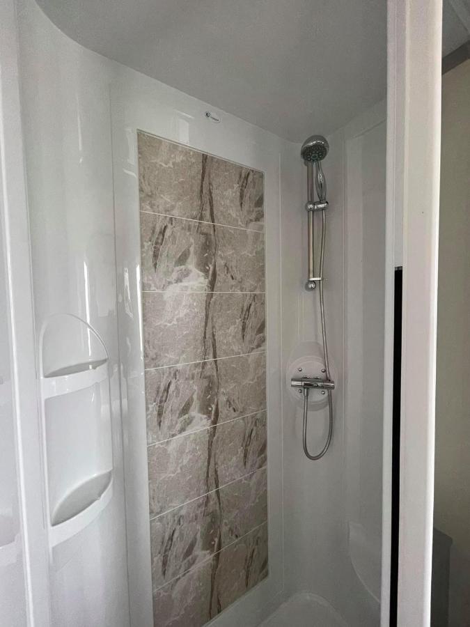 Kilden Kernow - Luxury 6 Berth Caravan Near Бюд Екстериор снимка